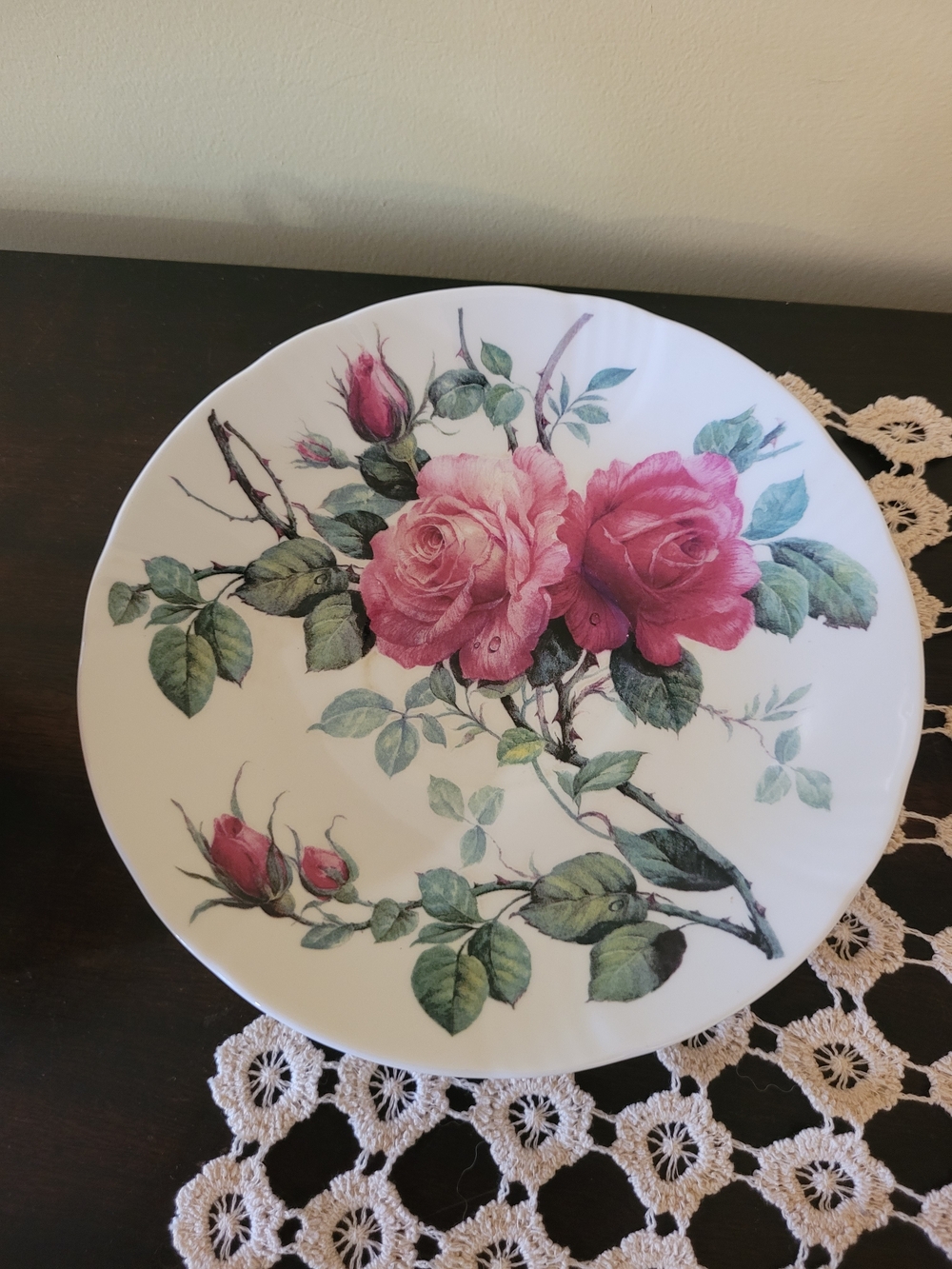 16 Oz English Rose Breakfast Tea Cup And Saucer By Roy Kirkham - Picture 2 of 4